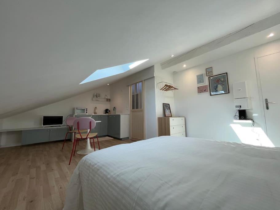 ポーStudio Jade : Charmant Logement Place Clemenceauアパートメント エクステリア 写真